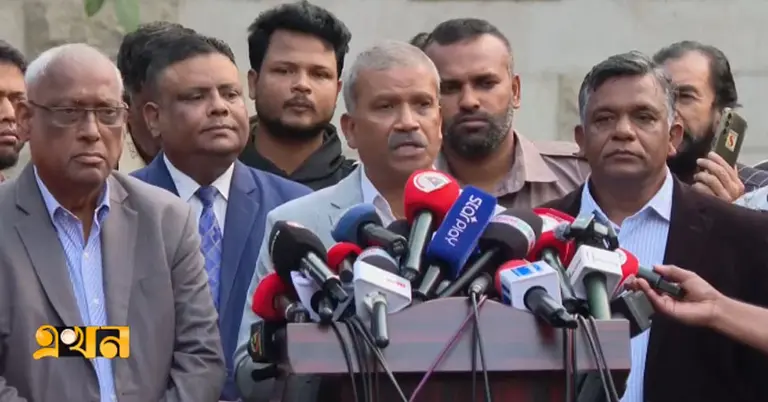 ক্রিকেটারদের সঙ্গে বৈঠক শেষে কথা বলছেন ক্রীড়া উপদেষ্টা আসিফ নজরুল